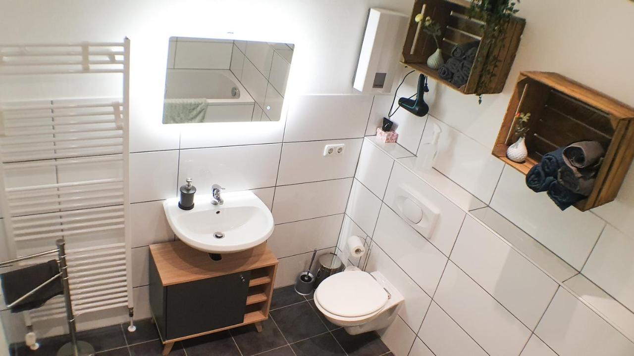 Big Appartment Near Trade Fair! Кёльн Экстерьер фото