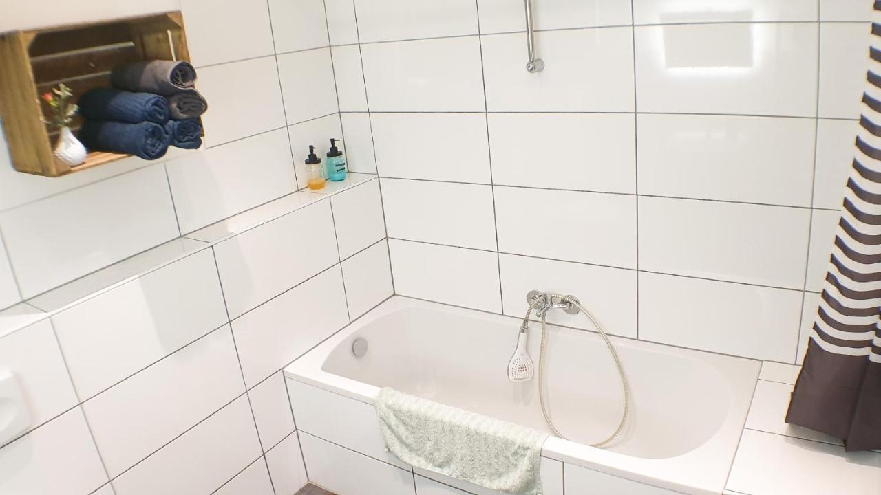 Big Appartment Near Trade Fair! Кёльн Экстерьер фото